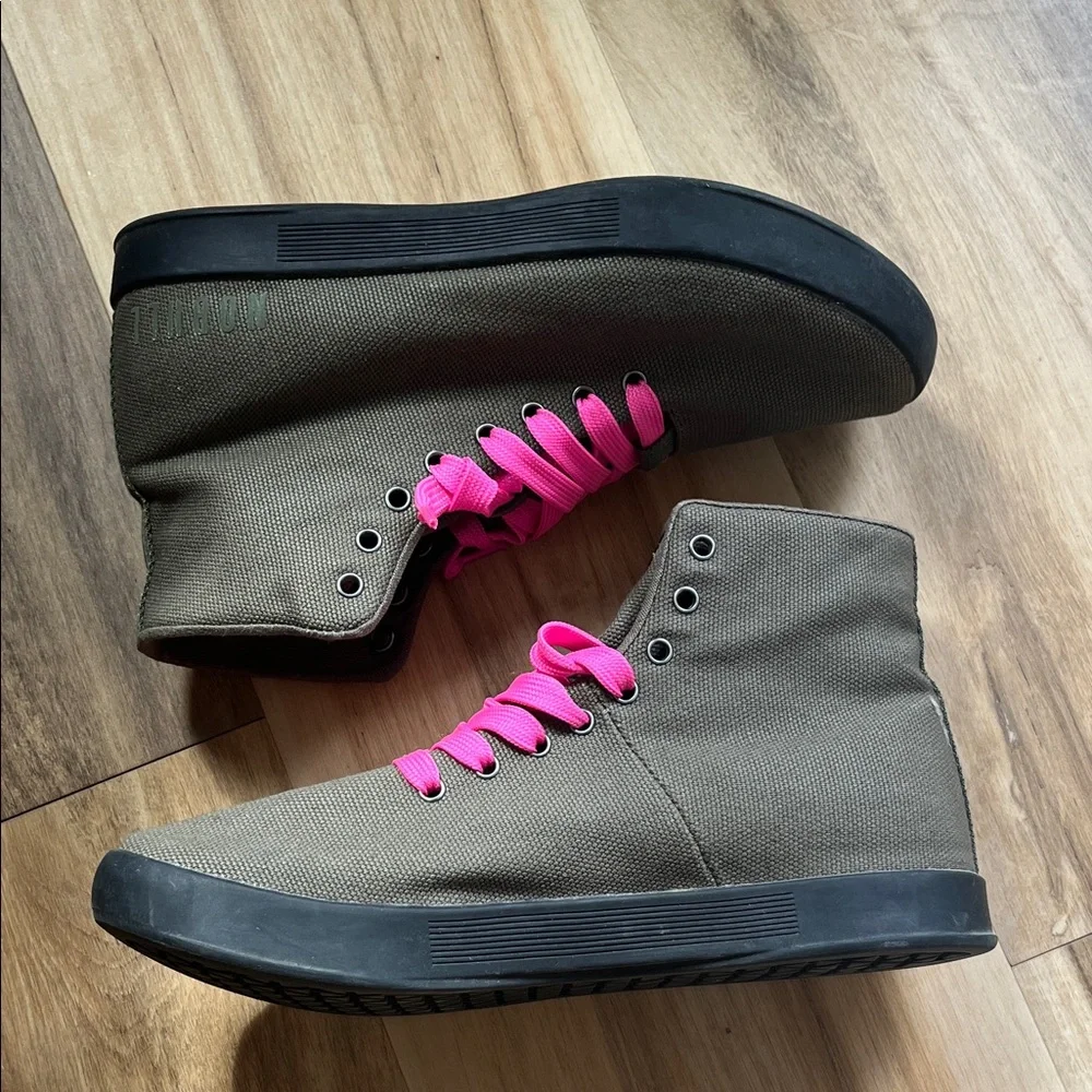 NOBULL Canvas Trainer High Ivy Black Gum Sole Women’s 8 (Men’s 6.5) EUC - Picture 6 of 9